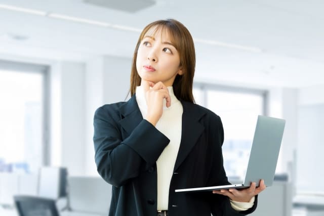 シャッターに物をぶつけた場合の修理・補修はどこまで自分でできる？