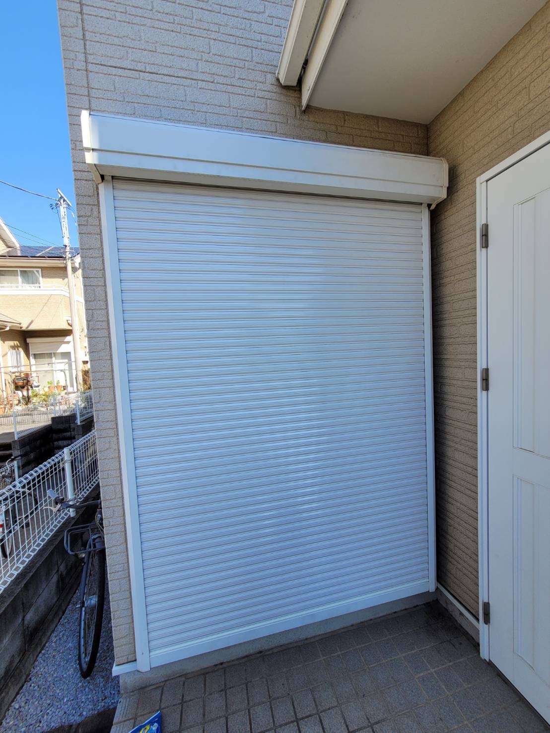 電動 窓 のシャッター施工事例