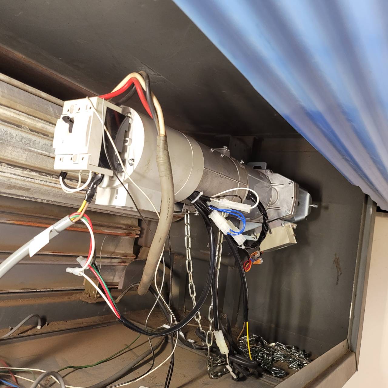 電動 店舗 のシャッター施工事例