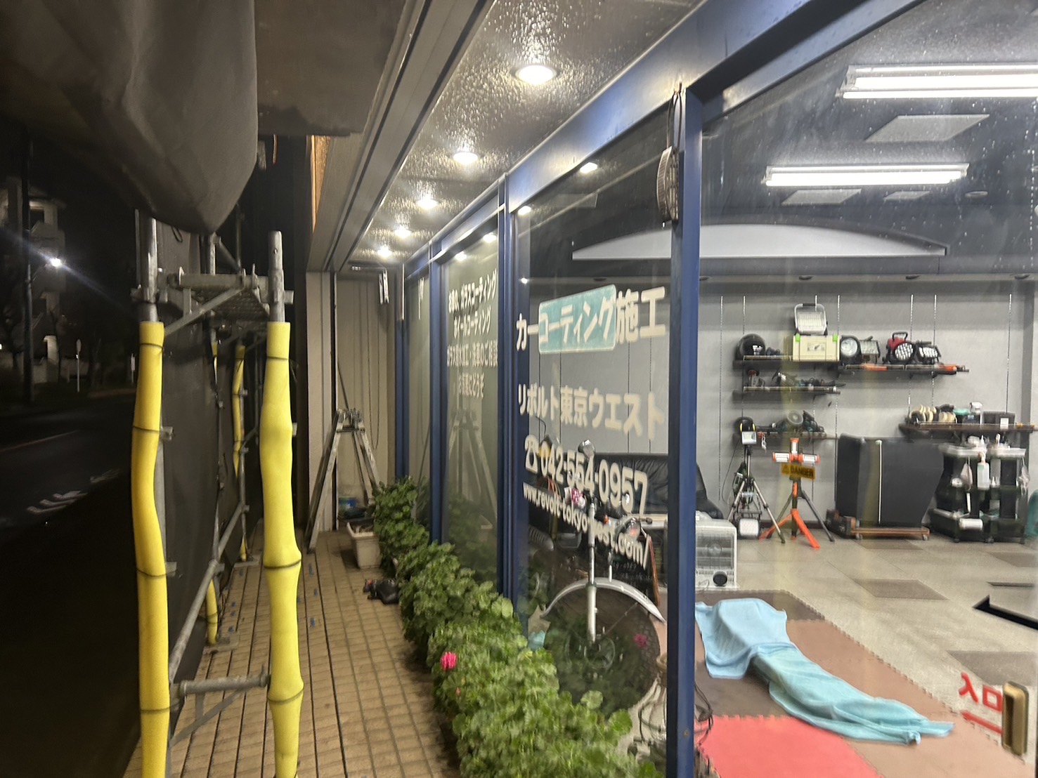 手動 店舗 のシャッター施工事例